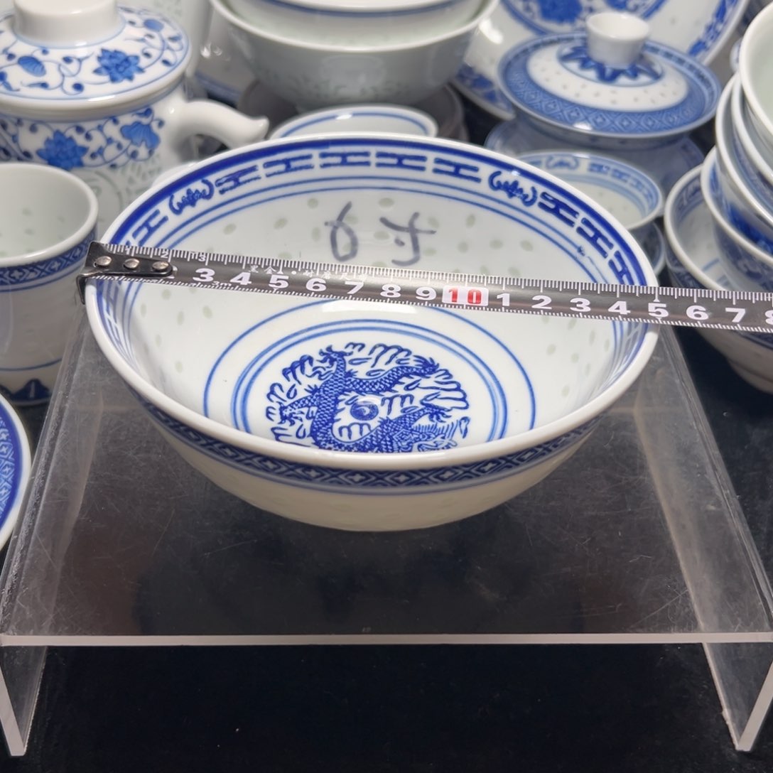 碗青花玲珑的6寸小面碗