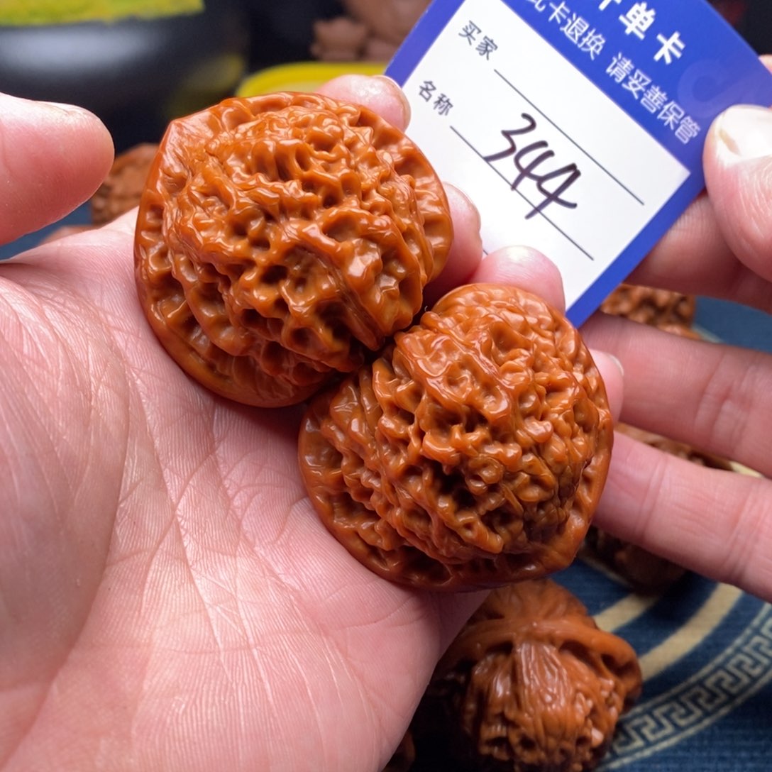 文玩核桃把件龙****游官帽48