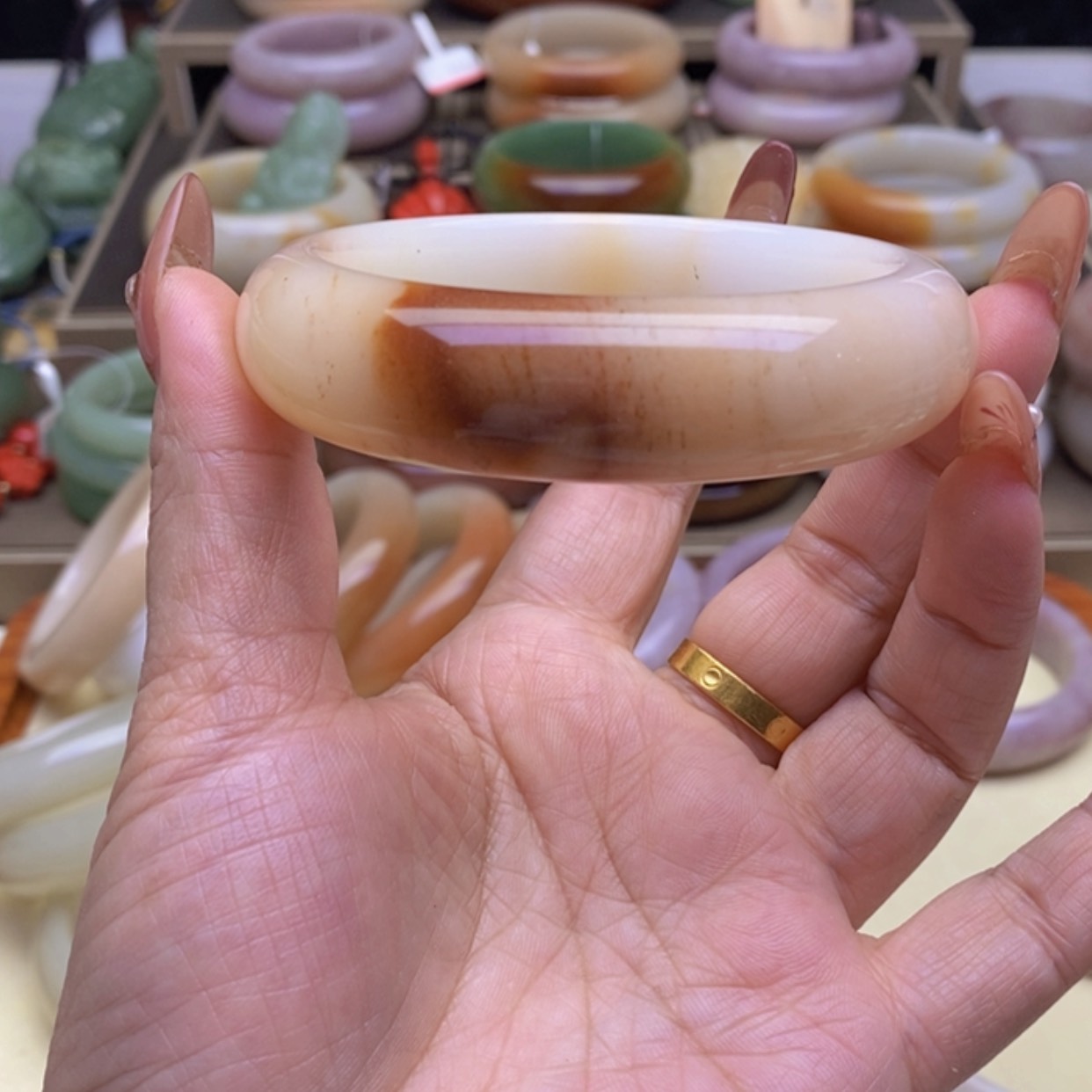 【闪购商品】石英质玉手镯未镶嵌8*后