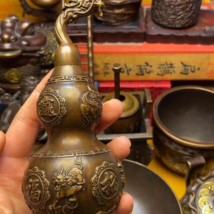 铜器摆件做工精良