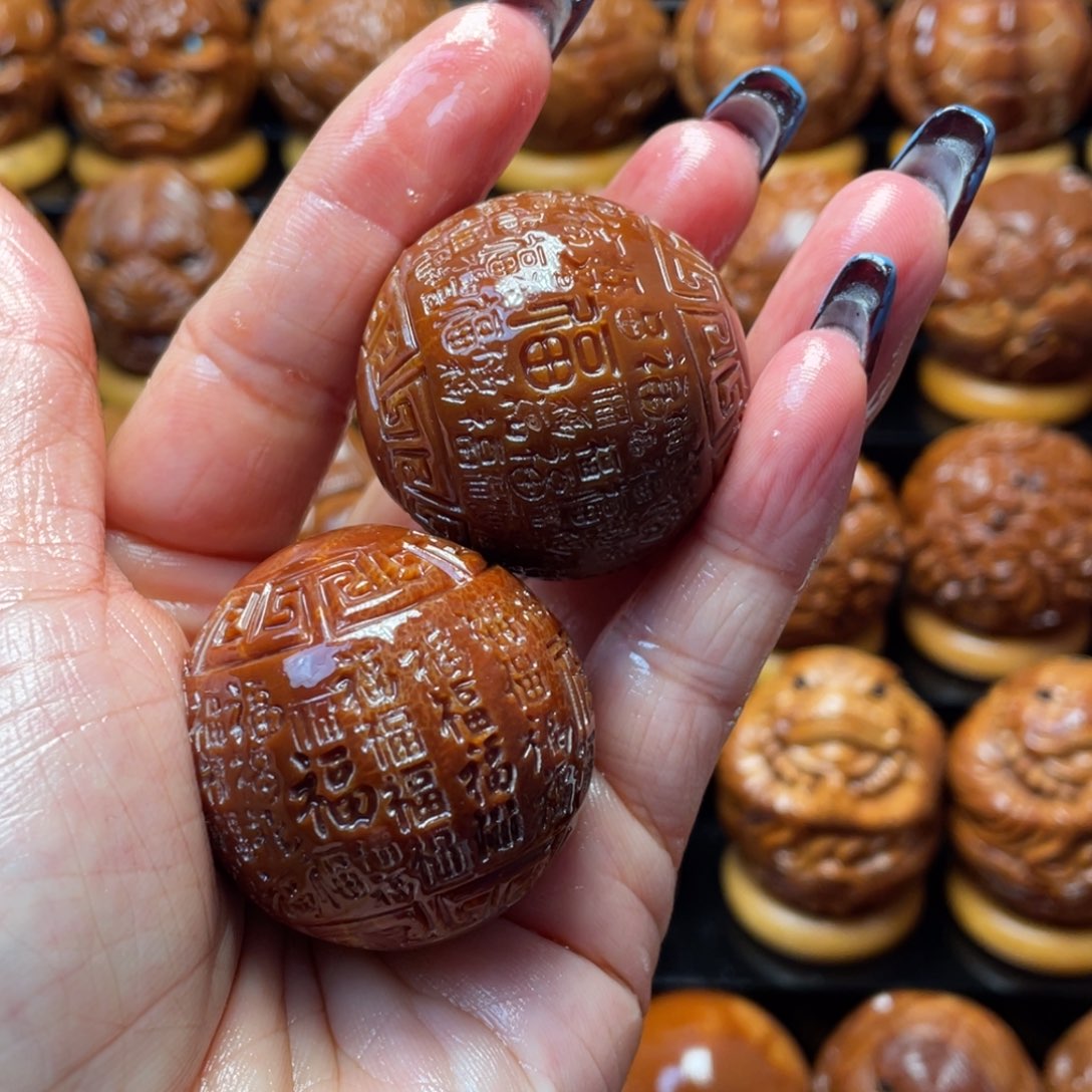 齐***大橄榄核把件橄榄球