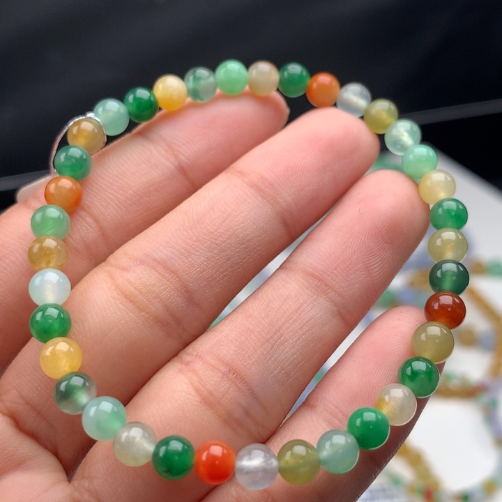 翡翠手镯未镶嵌卡