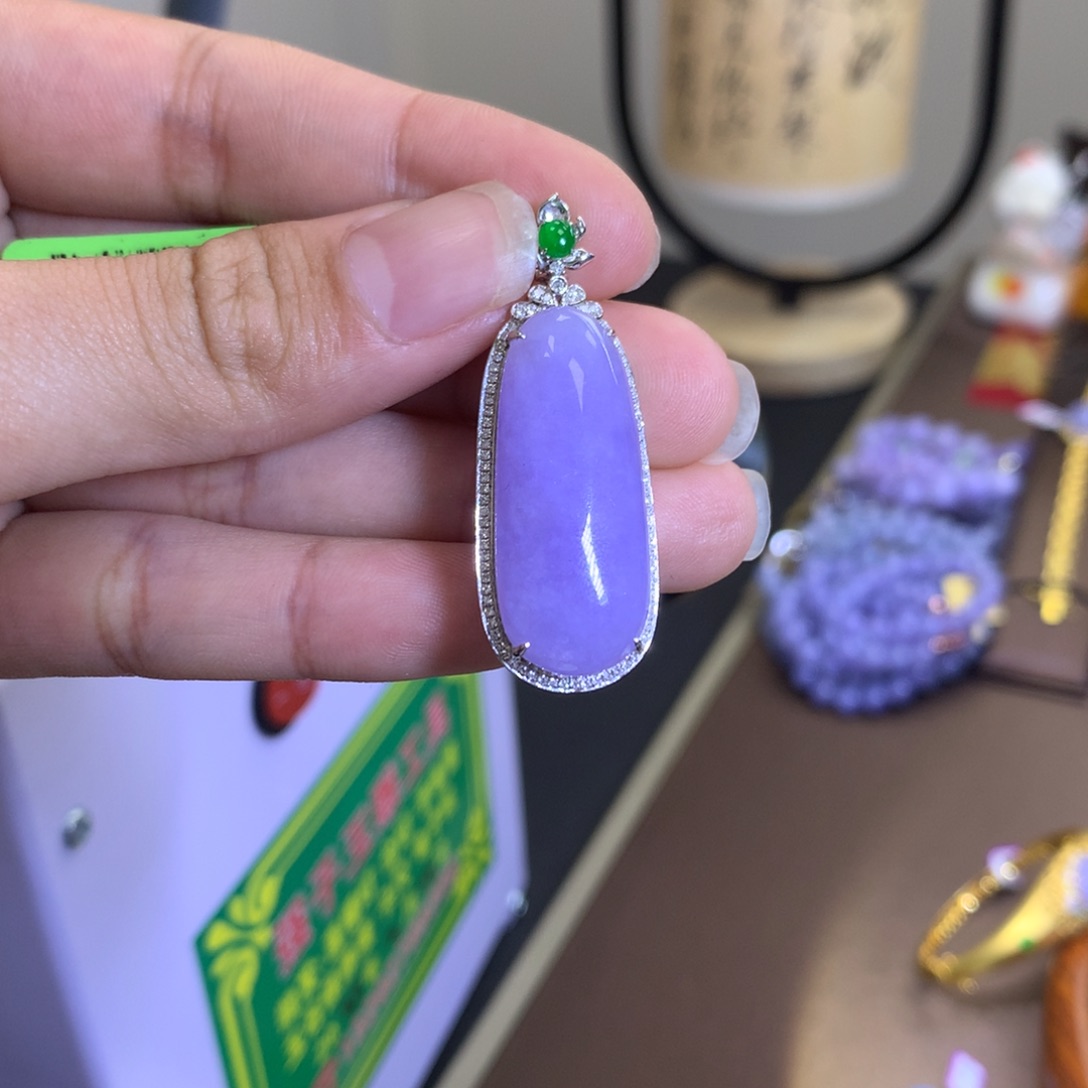 翡翠颈饰18K金镶嵌翡翠