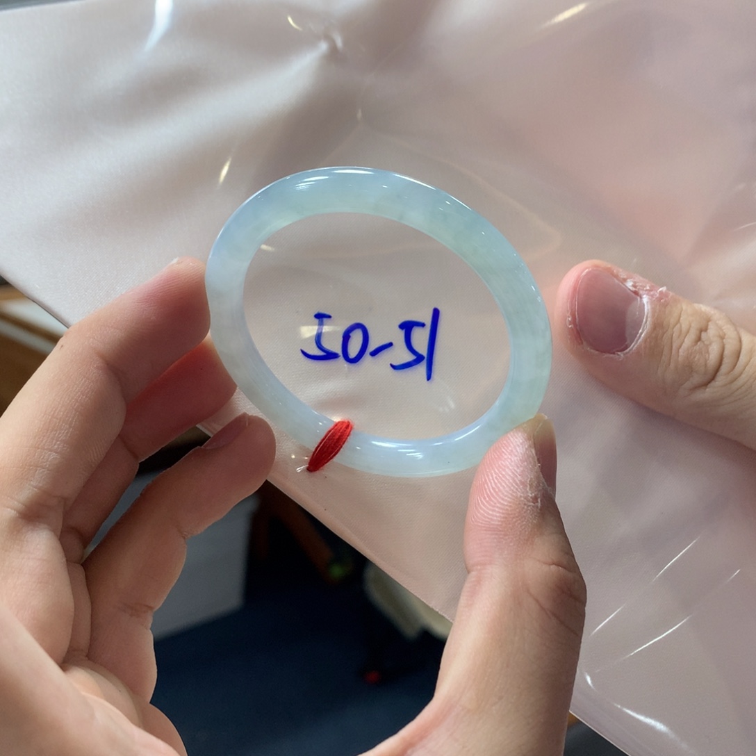 翡翠未镶嵌手镯买断不退