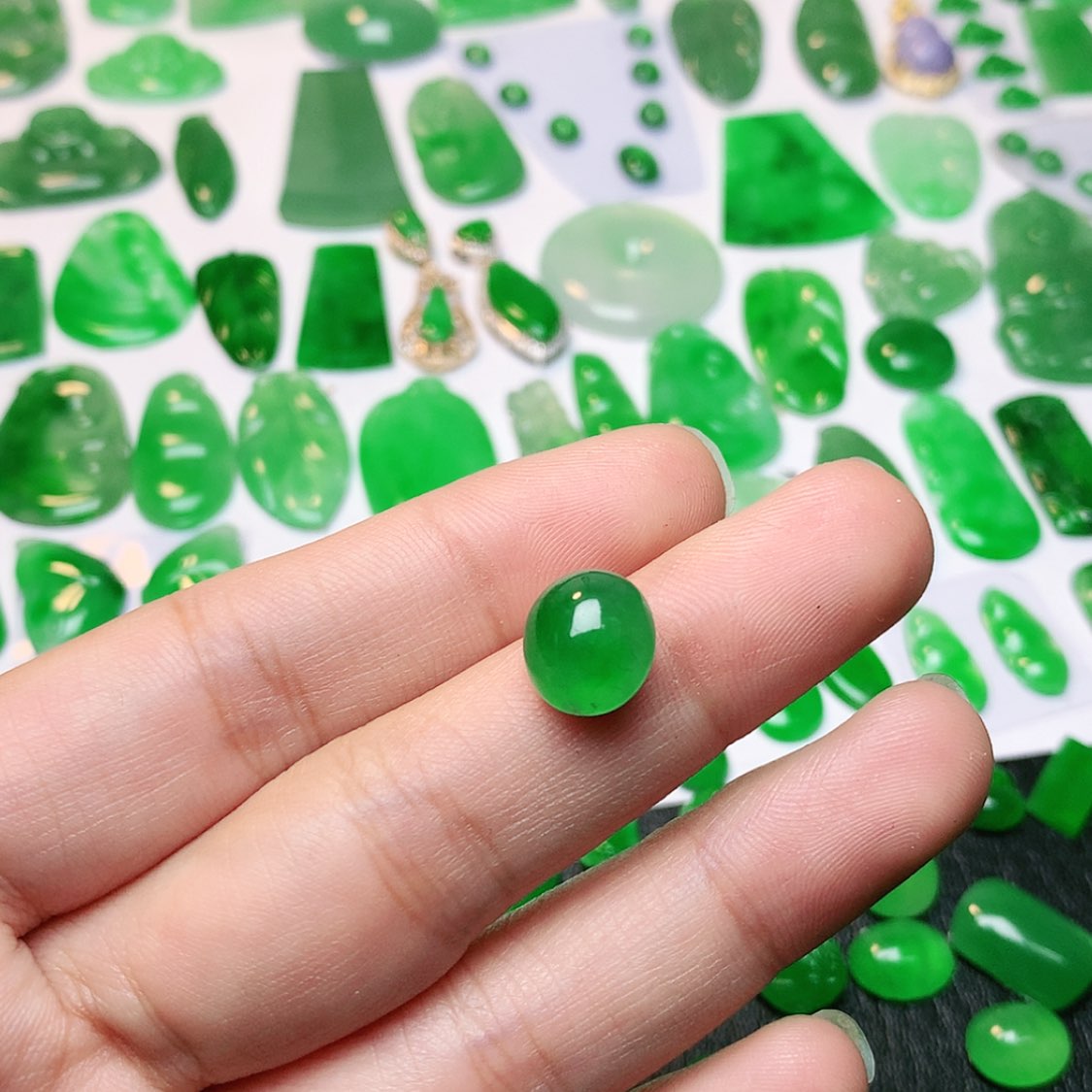 【闪购商品】翡翠颈饰未镶嵌卜*翡翠