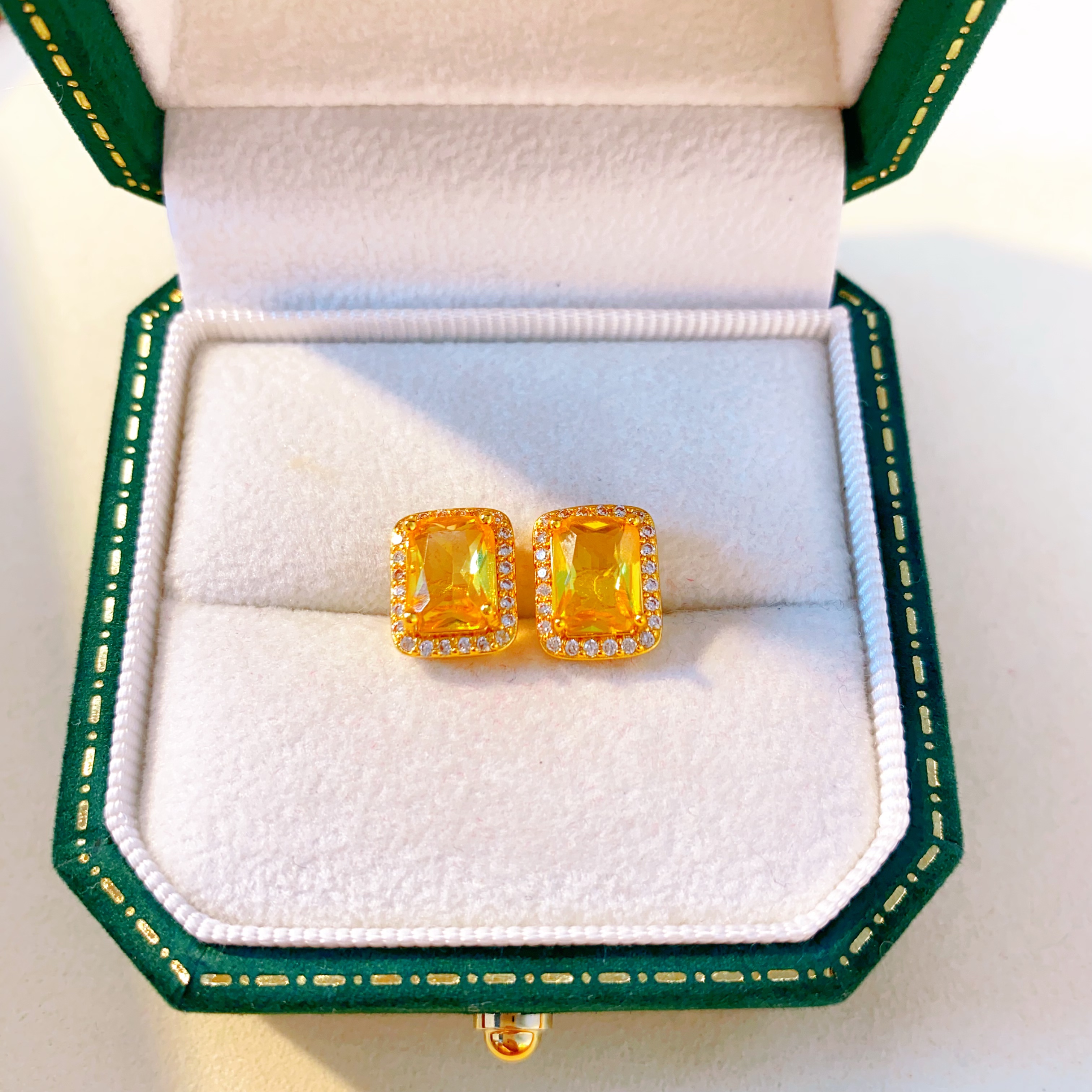  40190爆闪大方糖耳钉