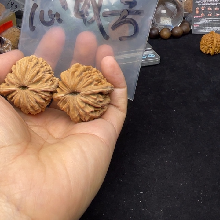文玩核桃把件感*号四座楼