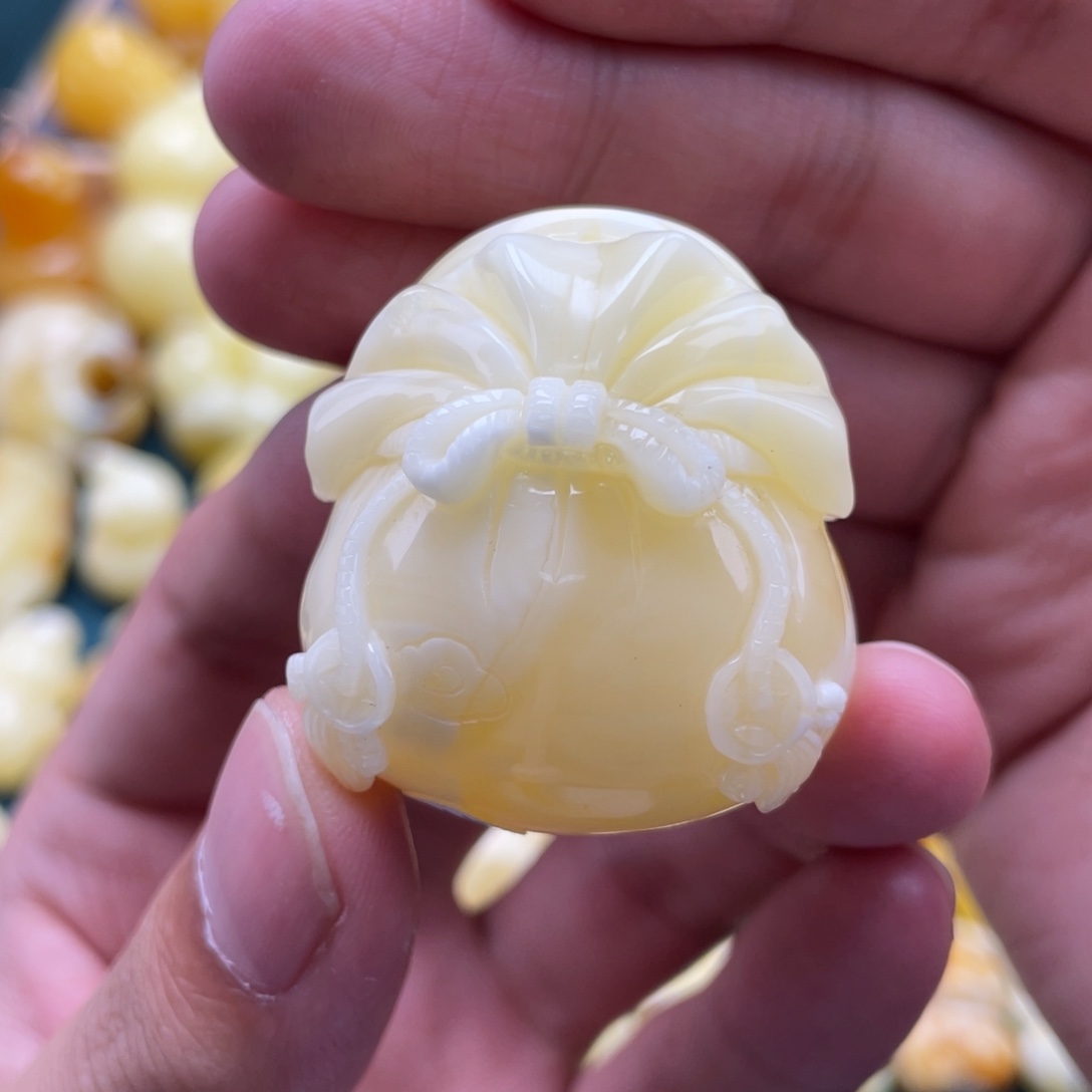 琥珀未镶嵌裸石蜜蜡