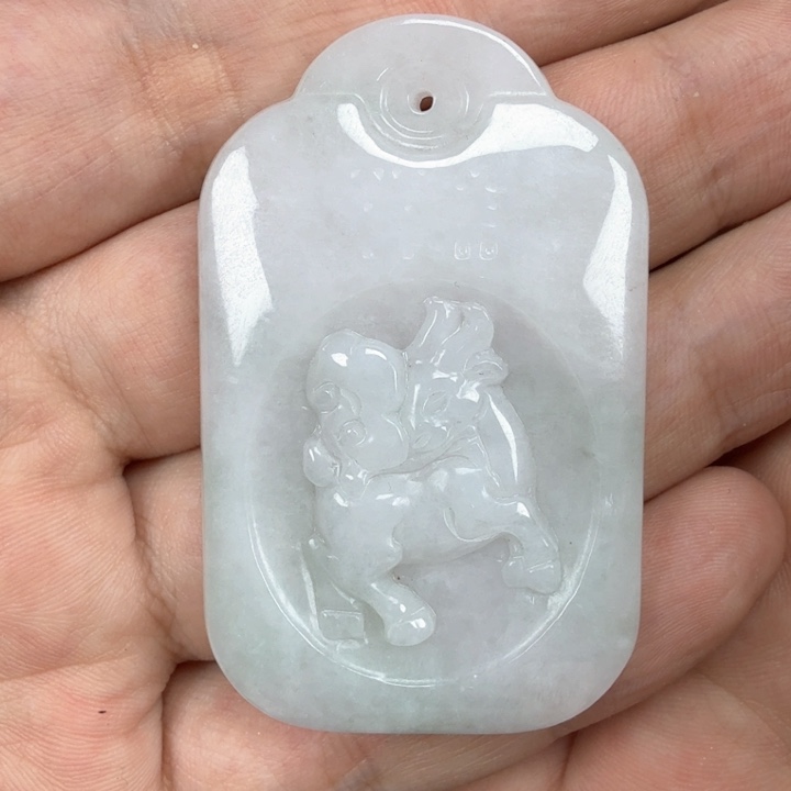 翡翠挂件未镶嵌翡翠