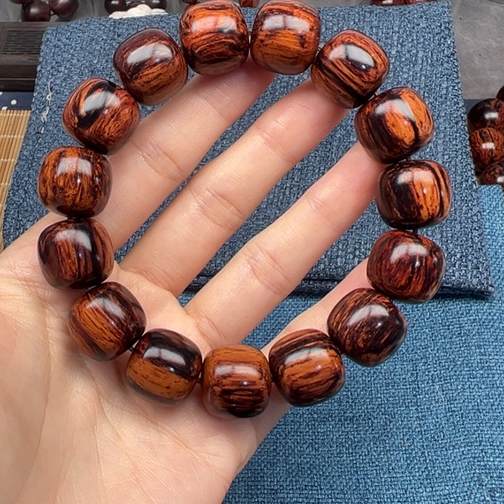 爱***心木海南红降黄底顺纹黑金线1516