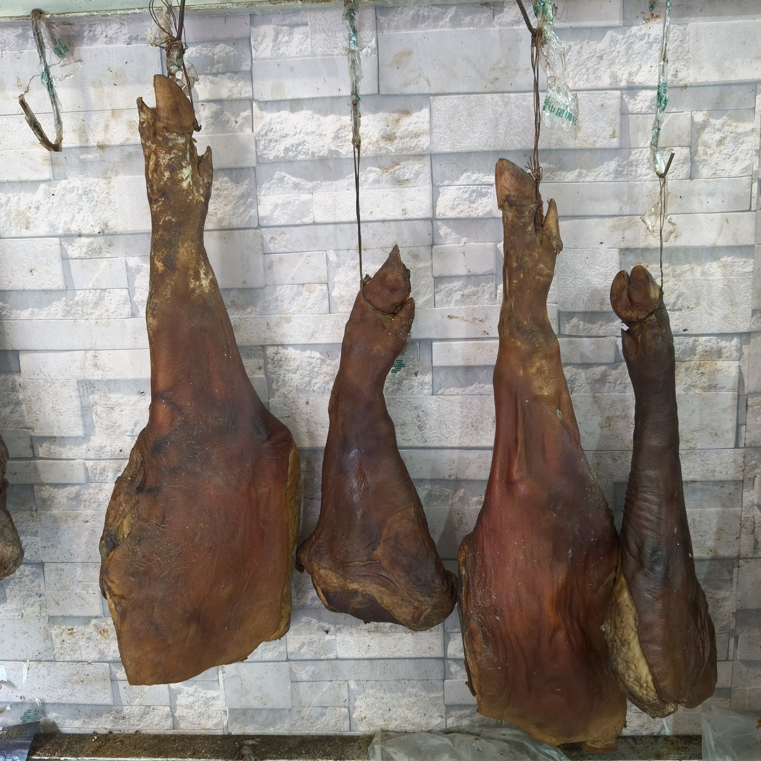正宗重庆奉节特产柏树枝柴火烟熏腊猪脚农家腊猪脚土猪肉大猪脚