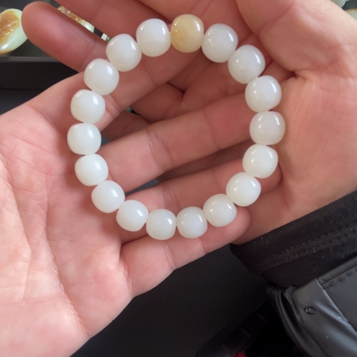 和田玉未镶嵌车挂