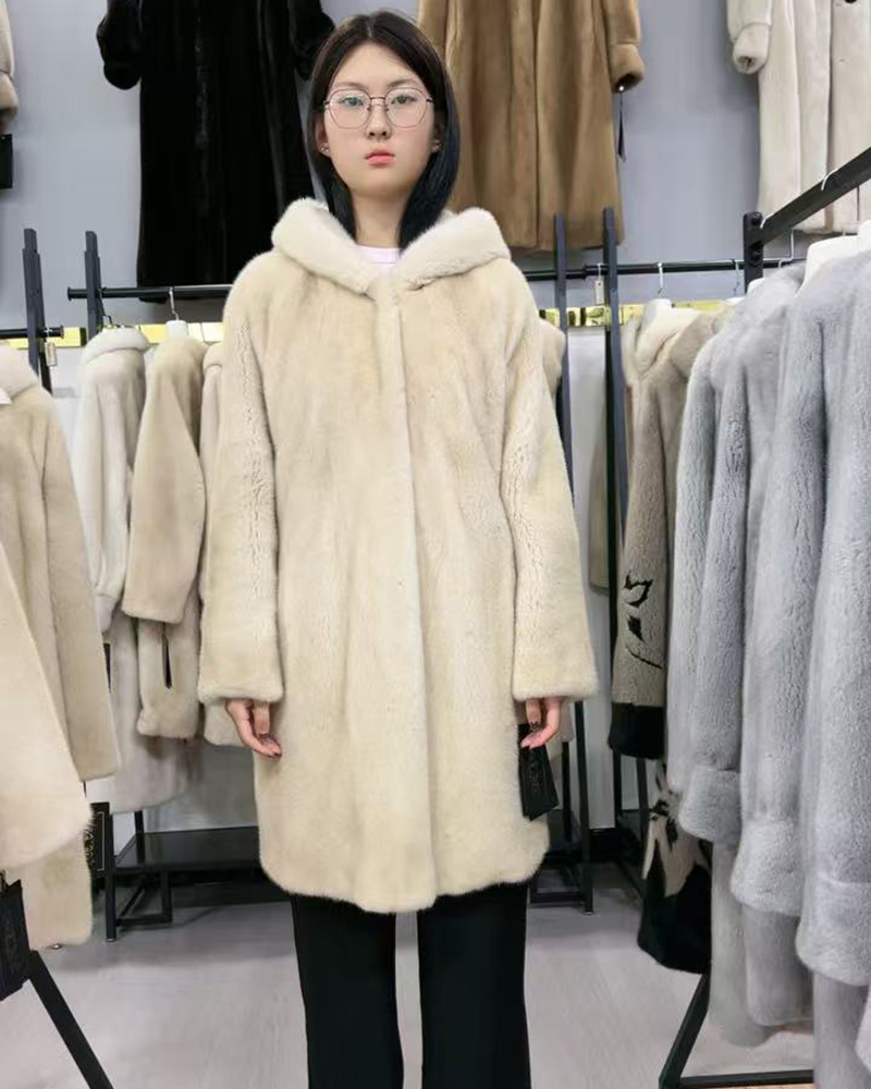 工厂直营店 米黄直身帽中款 长款貂皮大衣 简约时尚百搭大气款