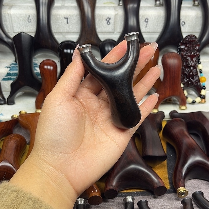 木乌木快压小胖。。。