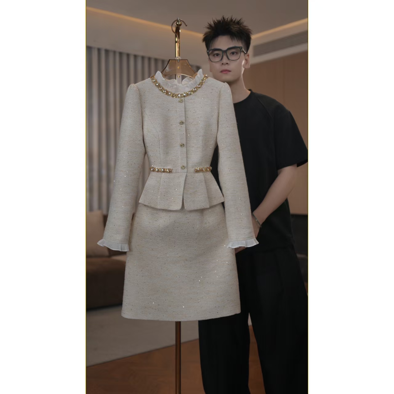 【语馨服饰】2304冬款上新气质显瘦高定连衣裙