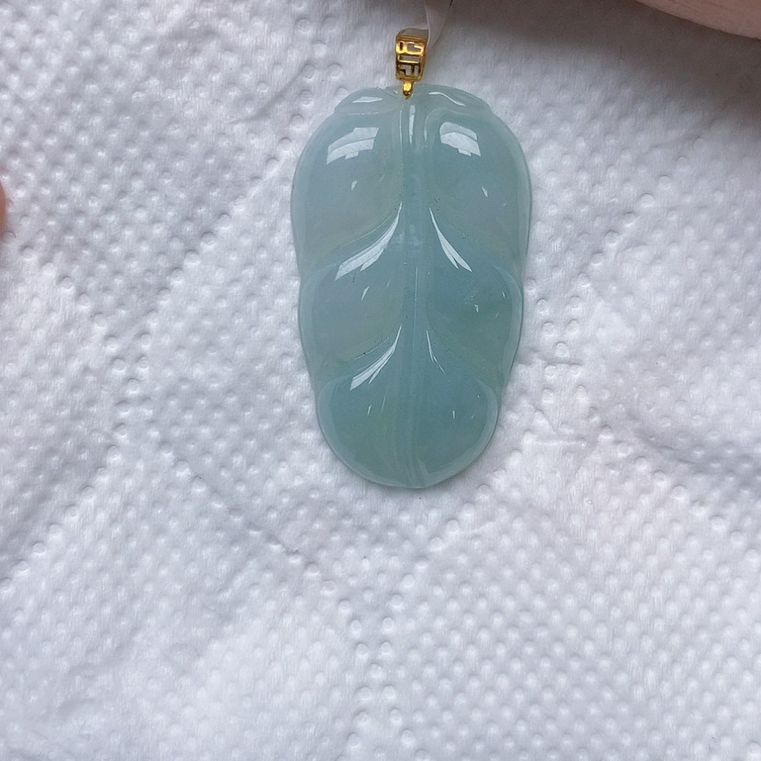 颈饰18K金镶嵌翡翠