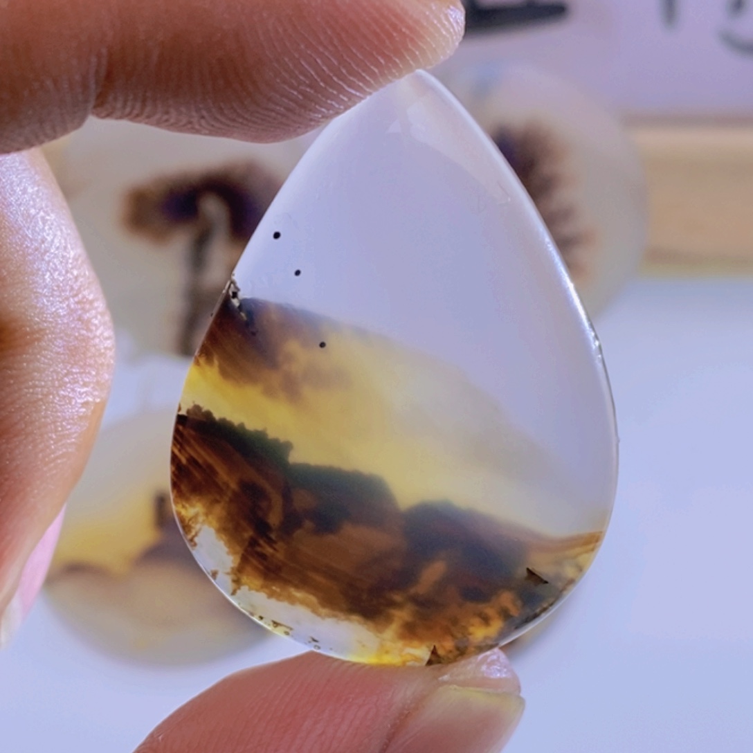 玛瑙/玉髓颈饰未镶嵌