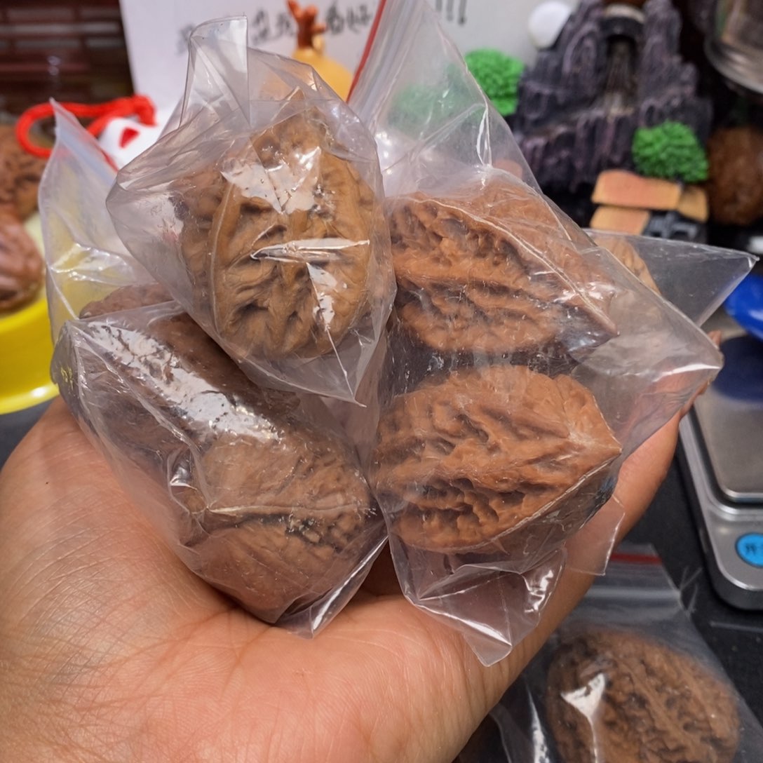文玩核桃把件核桃33瑕疵阴皮一共四队