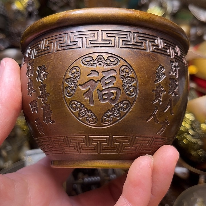 精美铜器批发档口