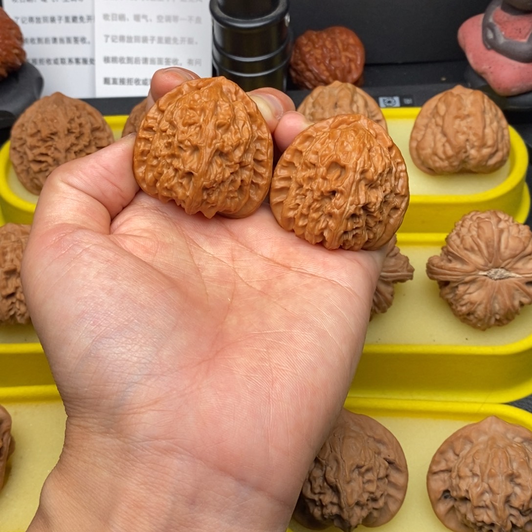 把件核桃41三角白微微修尖