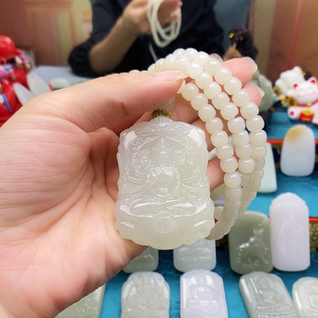 和田玉未镶嵌颈饰爱***琴