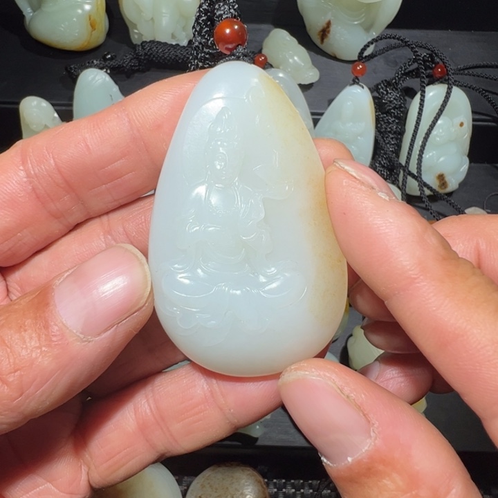 和田玉颈饰未镶嵌敖**下