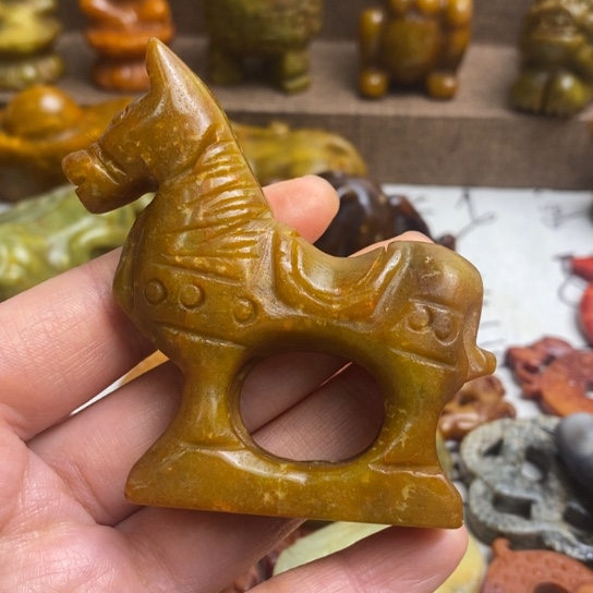 蛇纹石玉未镶嵌颈饰37