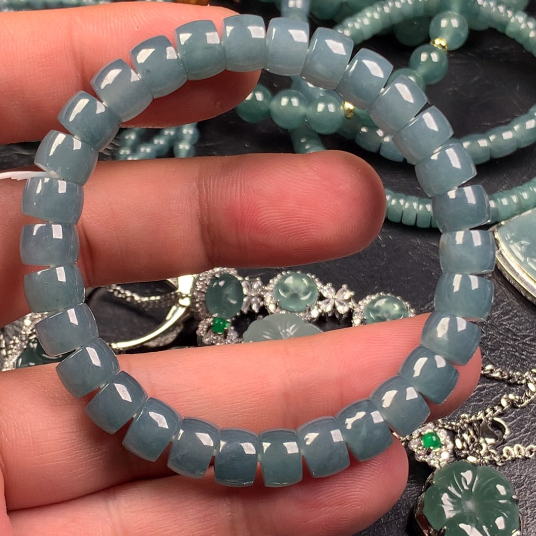 翡翠未镶嵌颈饰直