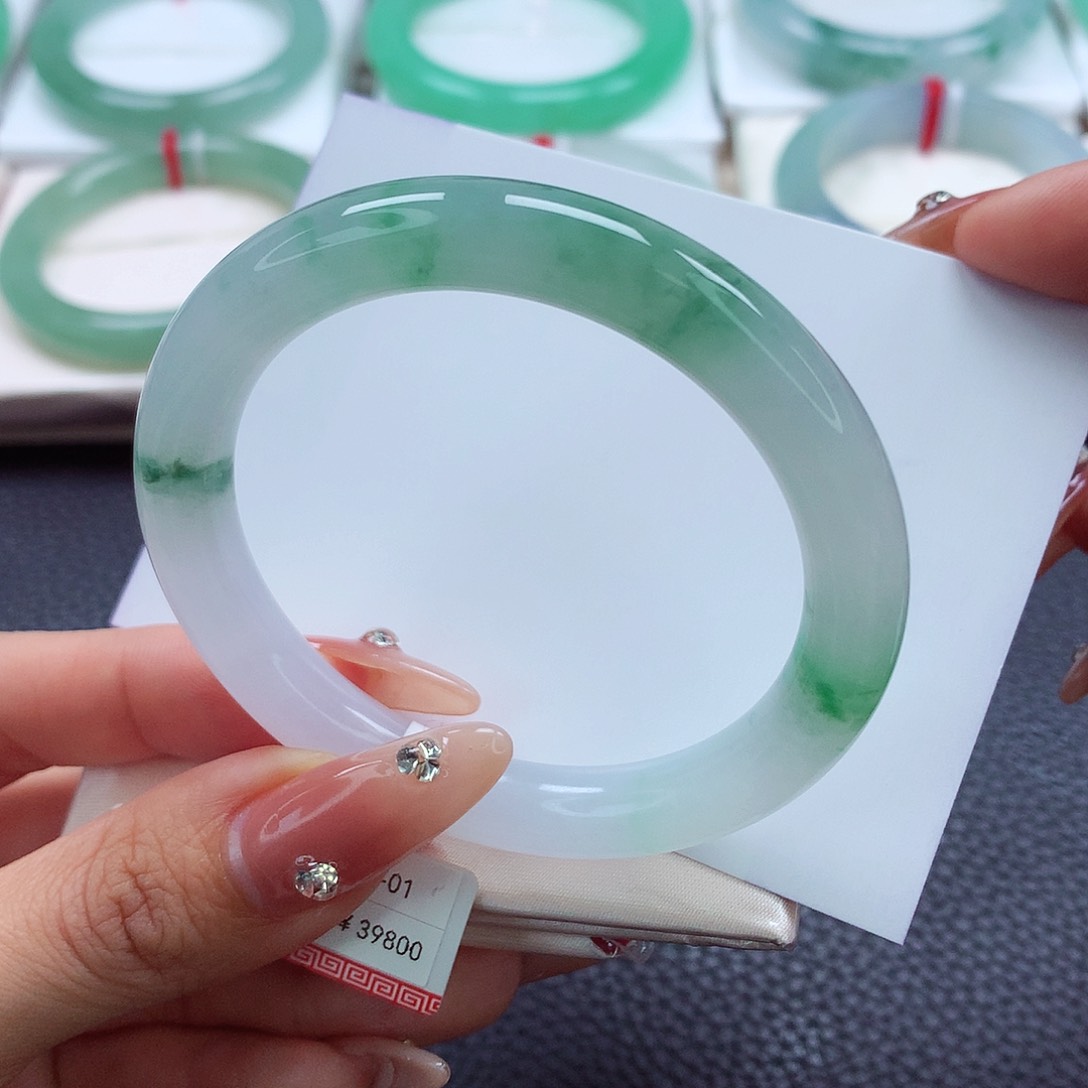 翡翠手镯未镶嵌53.54.55冰飘花 9.5美人条 特色