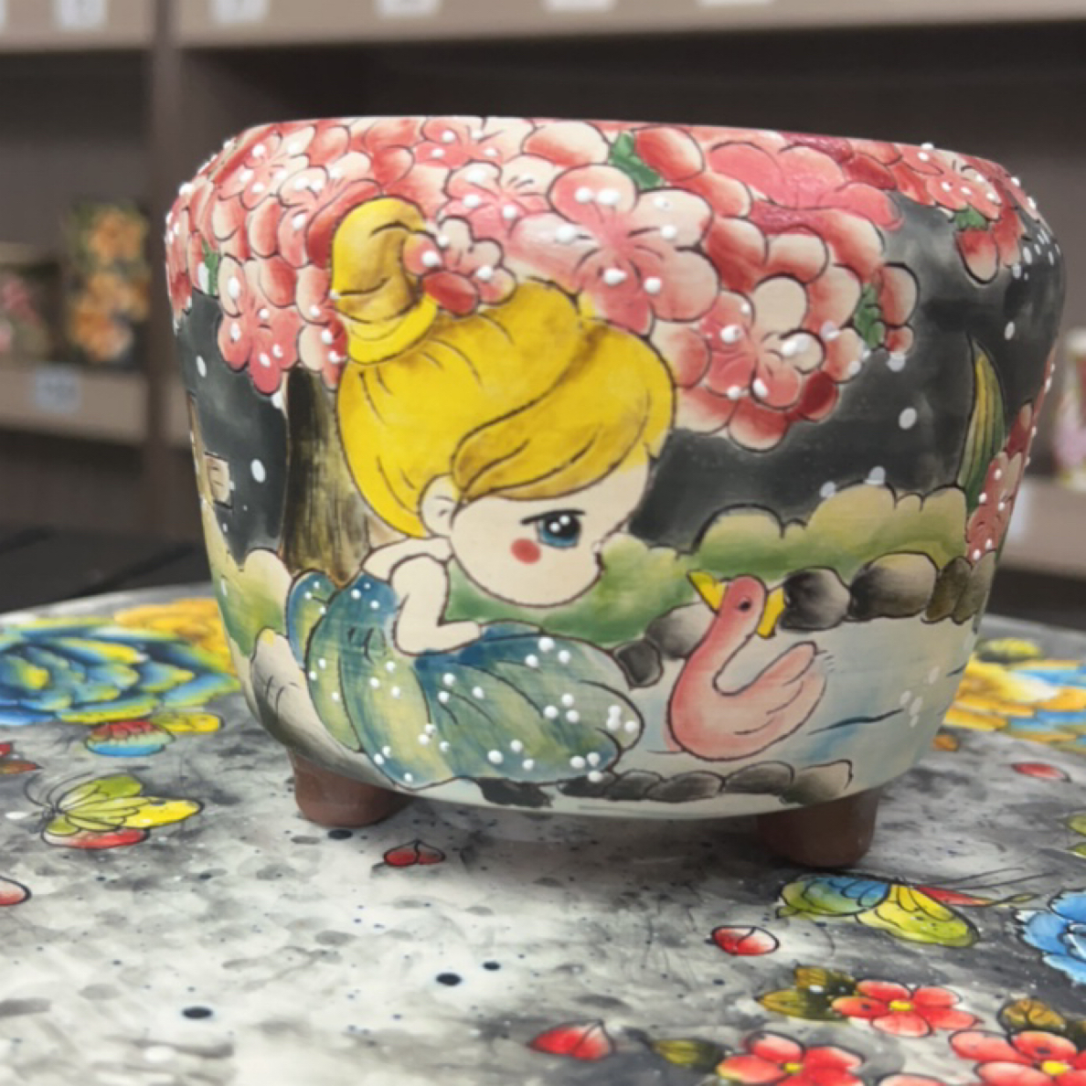 手绘陶瓷花盆口10.5高10.5