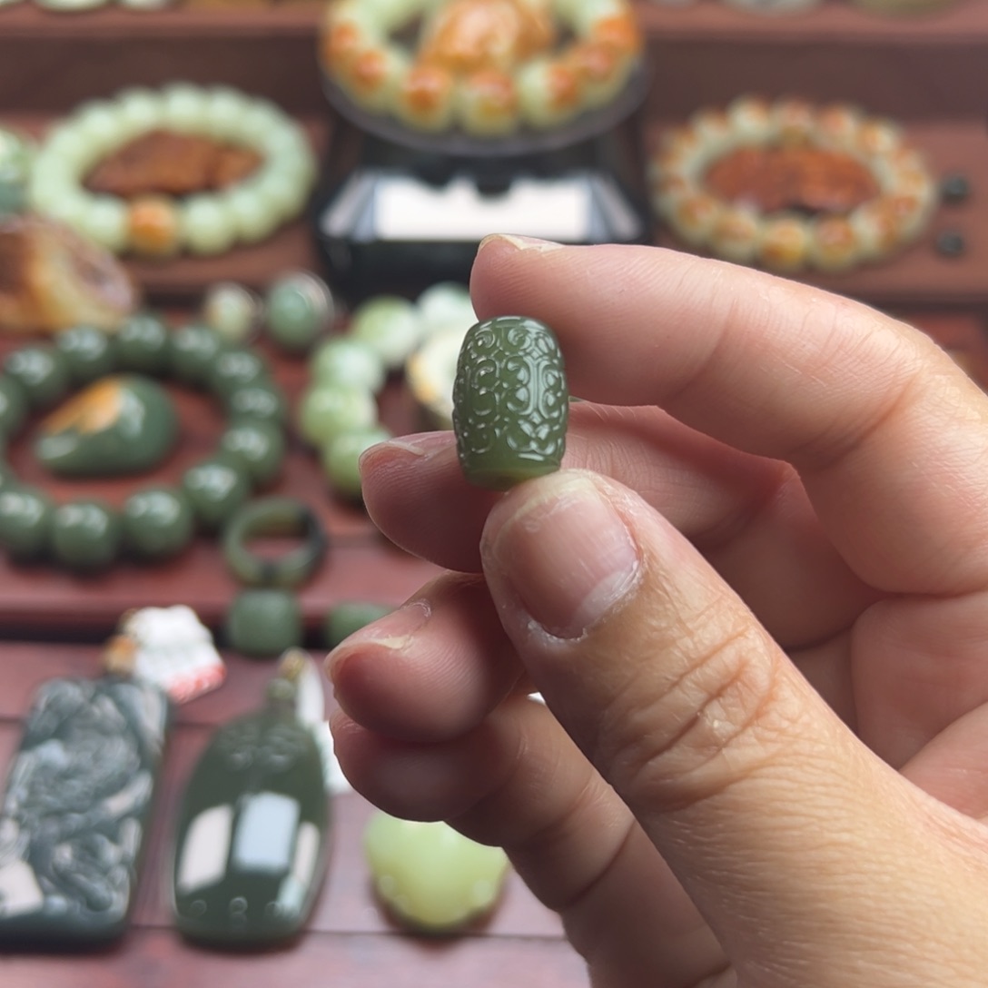 岫岩老玉（透闪石质玉）配饰未镶嵌