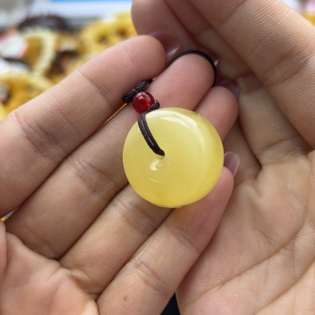 琥珀珠宝奇石未镶嵌
