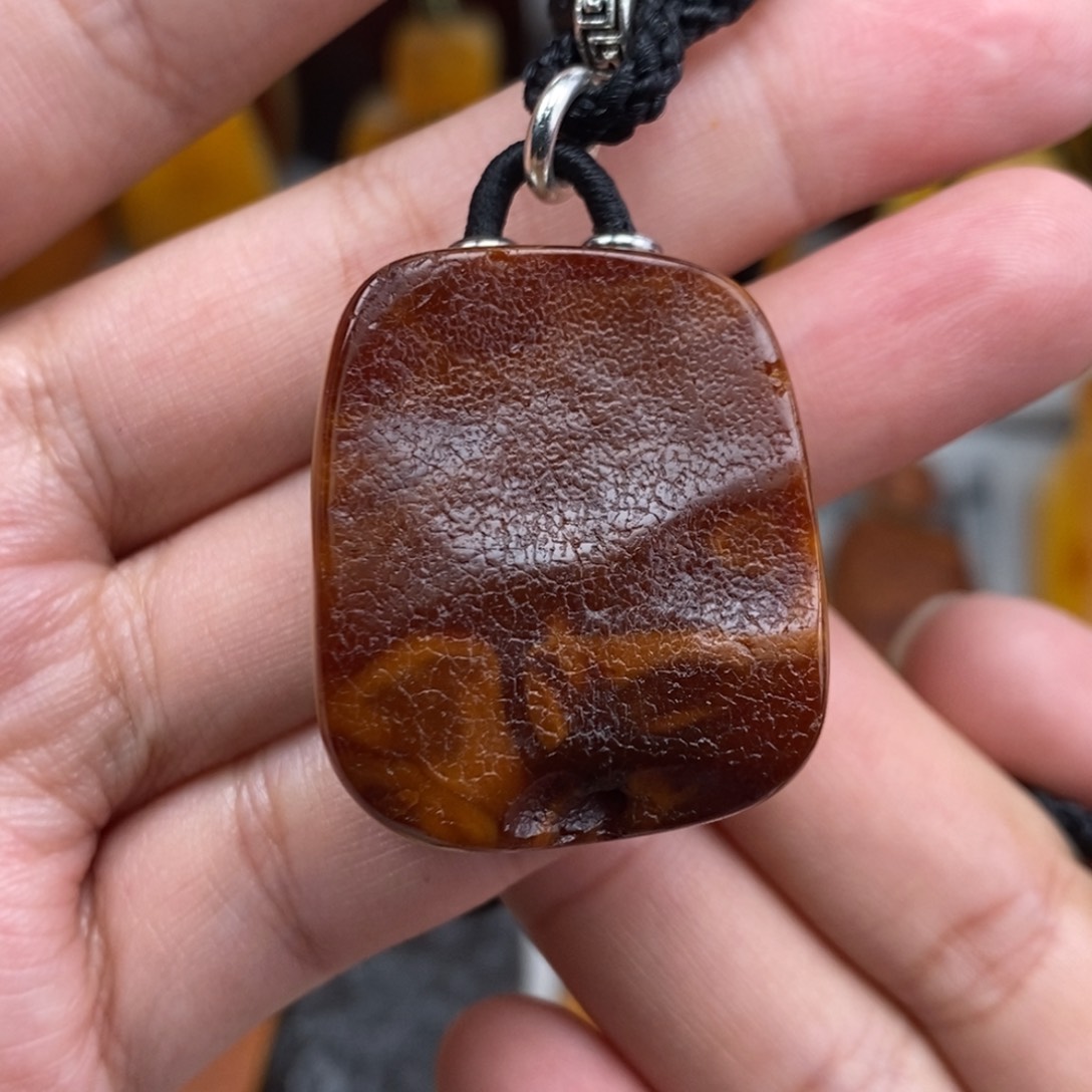 琥珀吊坠(赠链)未镶嵌