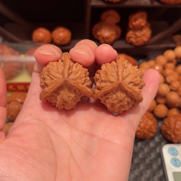 文玩核桃把件保****司三棱