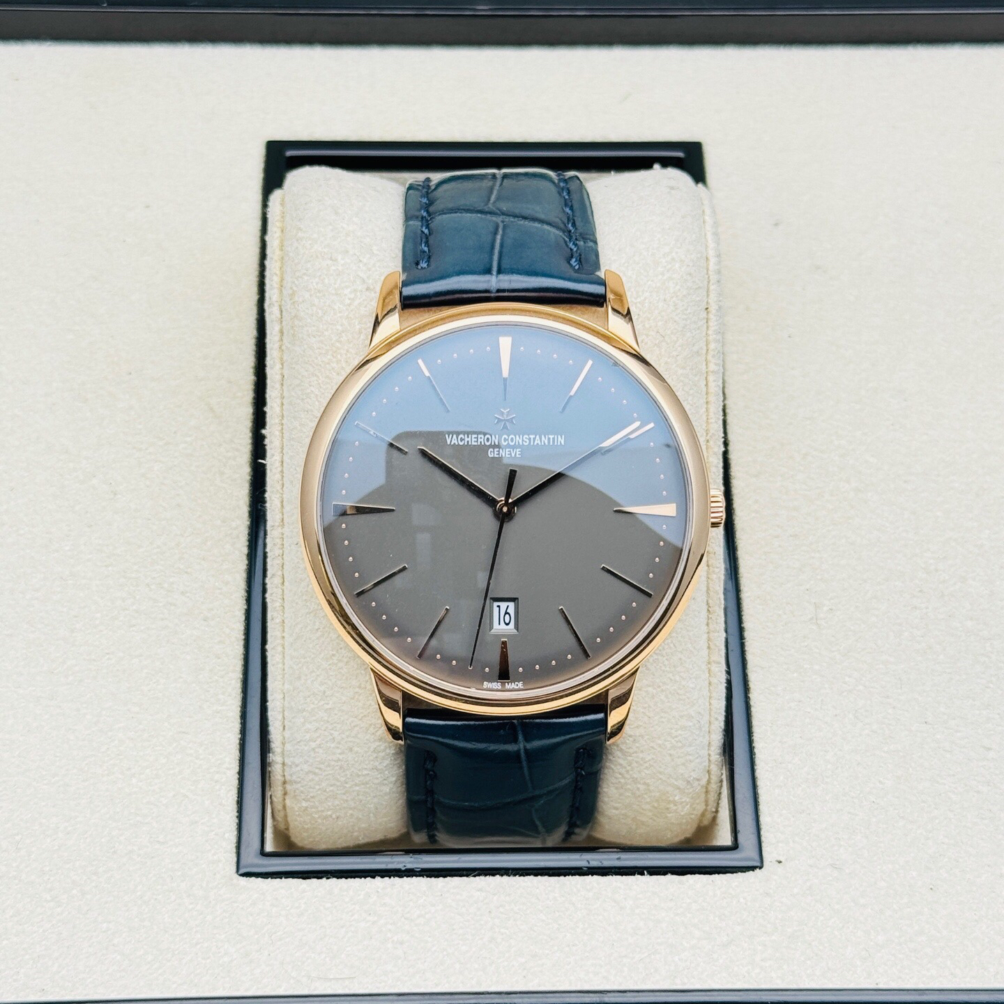 95新 Vacheron Constantin/江诗丹顿 85180/000R-9166表径40mm