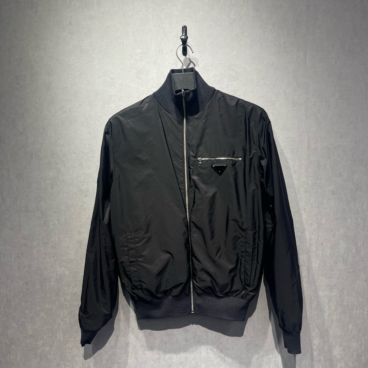 全新未使用 Prada/普拉达 经典徽标双面穿外套/48码/DY213351