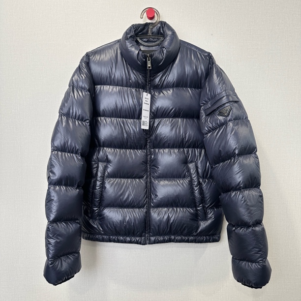 99新 Prada/普拉达 三角标羽绒服 尺码：50  11601