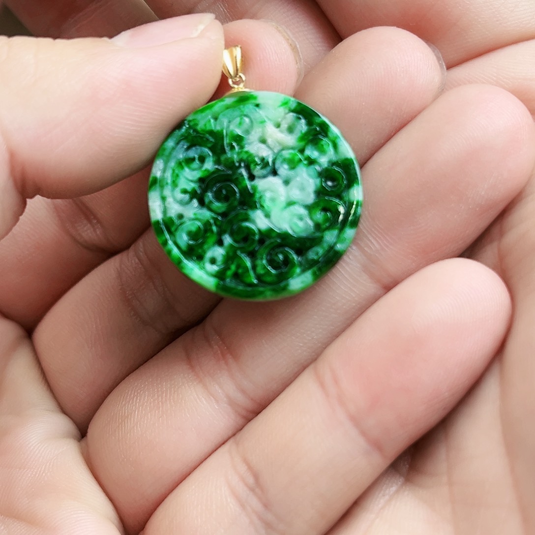 翡翠颈饰18K金镶嵌吊坠