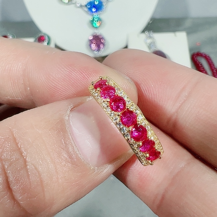 红宝石颈饰未镶嵌