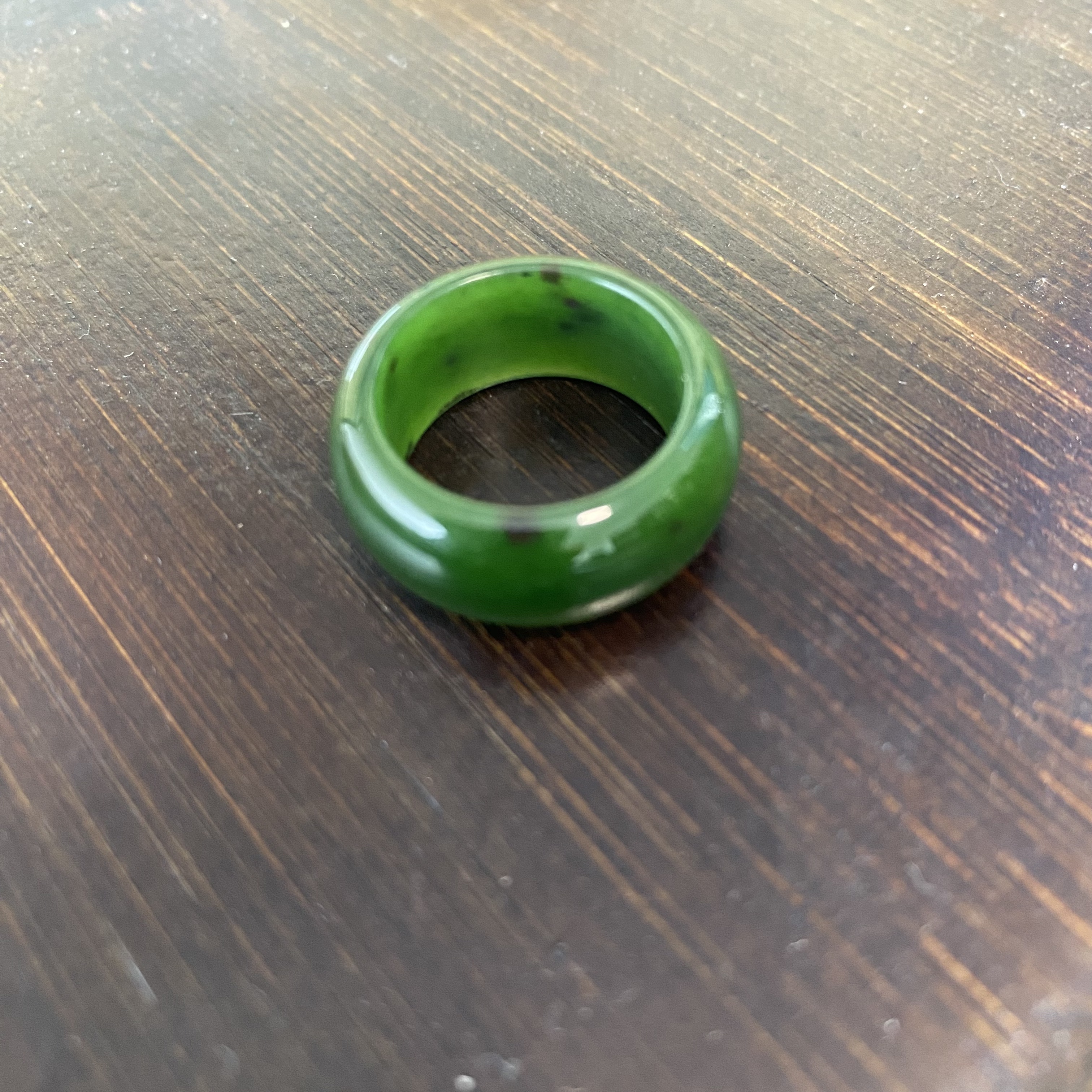 天然和田玉碧玉俄罗斯碧玉老料七号坑宽版戒圈扳指带皮玉石素戒