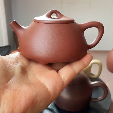 紫砂茶壶老紫泥，石瓢，150 c c