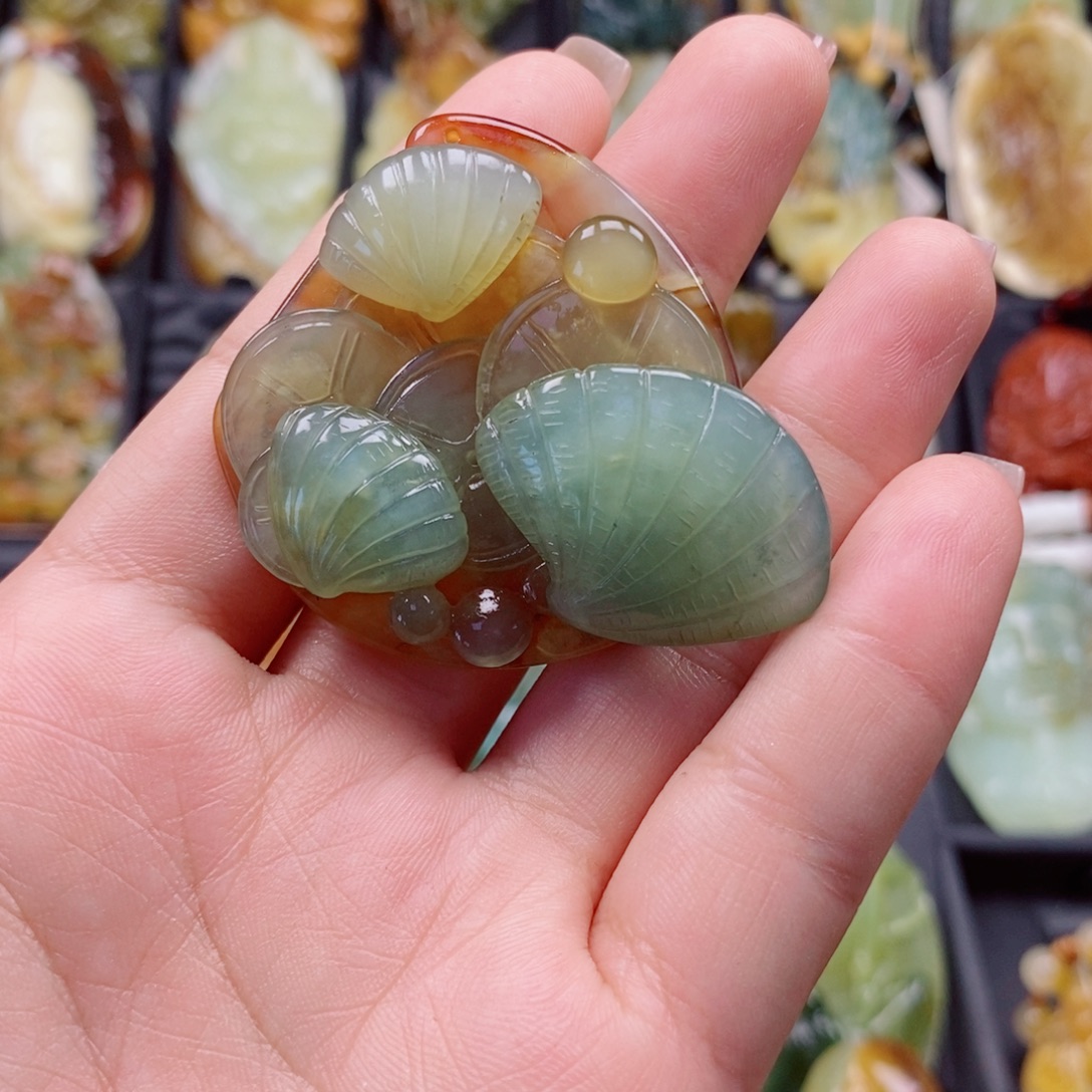 未镶嵌蛇纹石玉颈饰