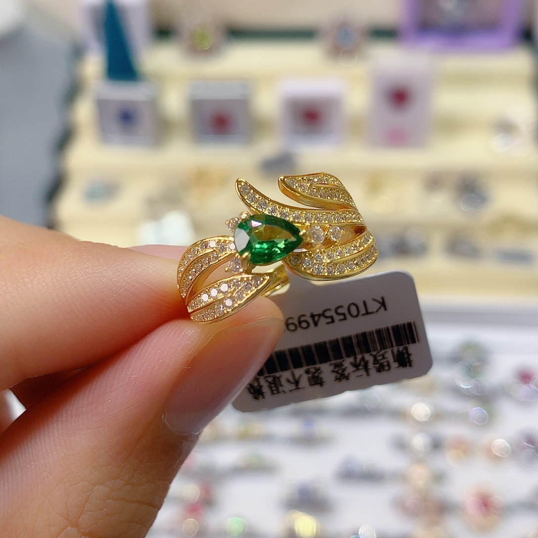 银S925镶嵌石榴石（沙弗莱）戒指