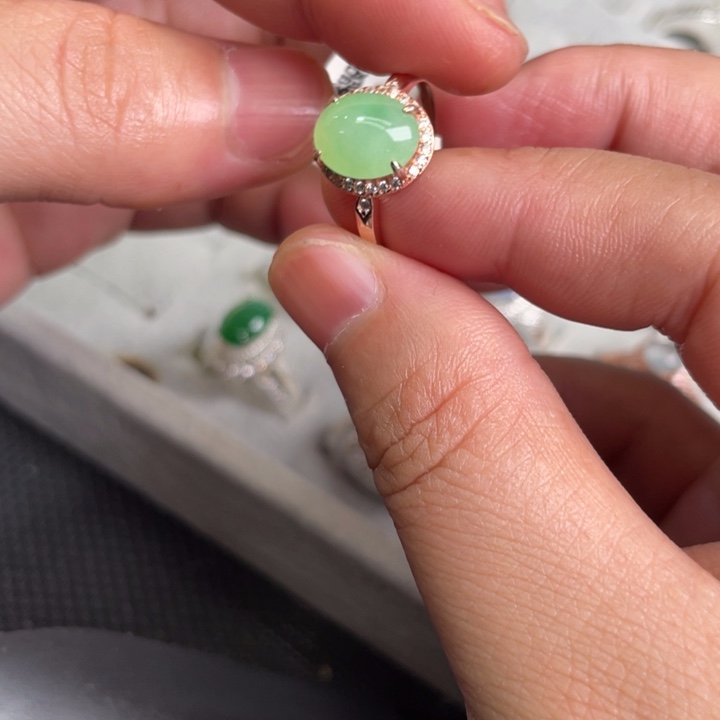 翡翠戒指未镶嵌缅甸天然翡翠戒指