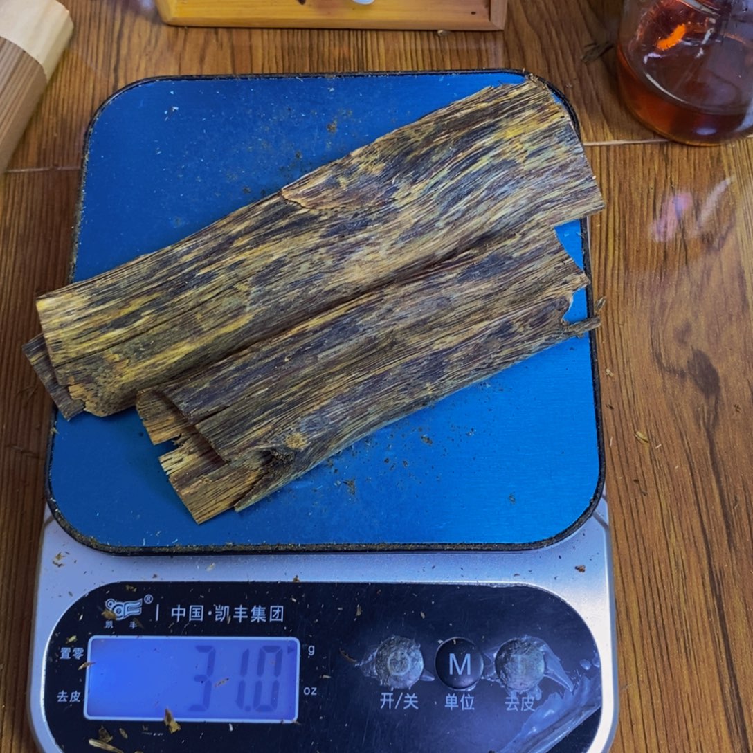 萬***室沉香碎屑沉香棋楠皮油31克
