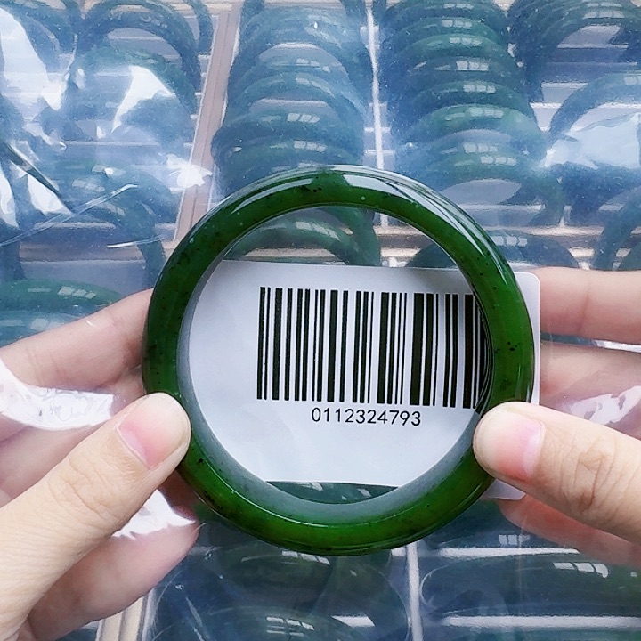 和田玉（碧玉）手镯未镶嵌6465微包容