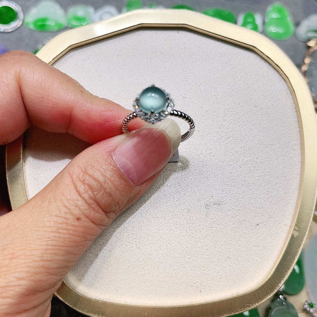 翡翠颈饰未镶嵌裸石