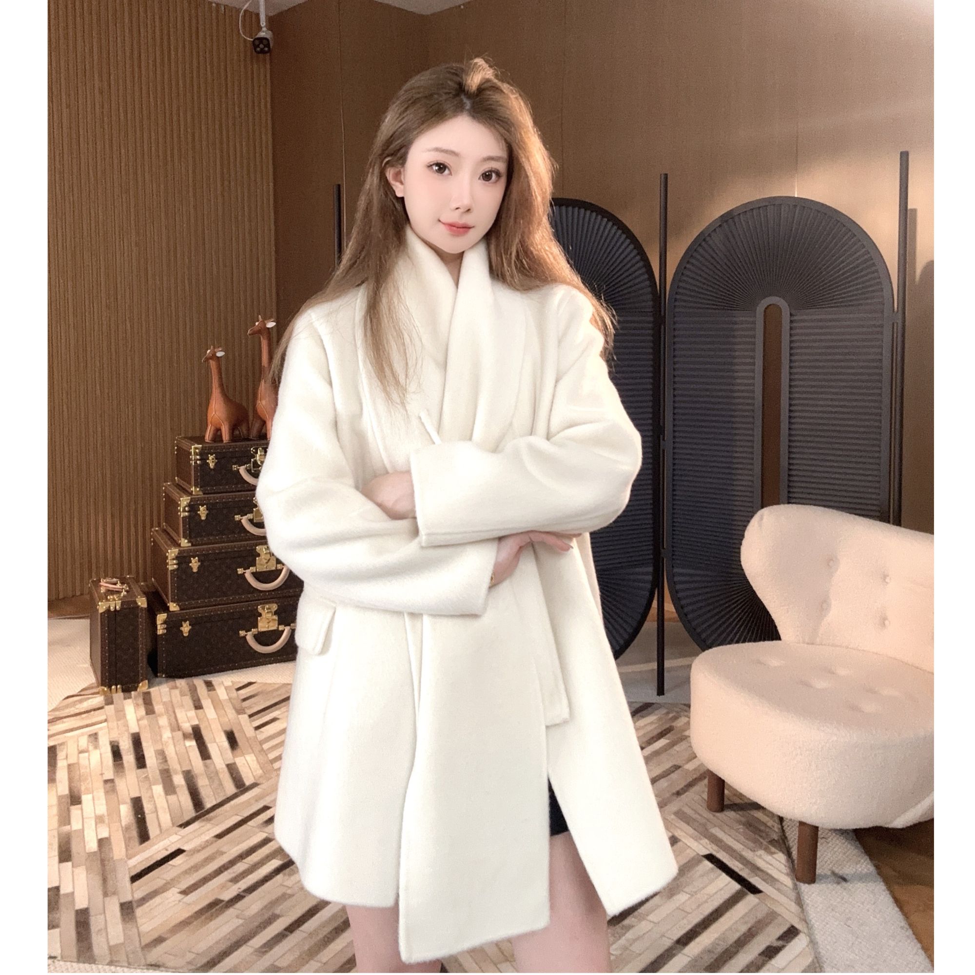 Qixiaoyao 新款设计款中长款带围巾双面呢大衣#YTXHYD029