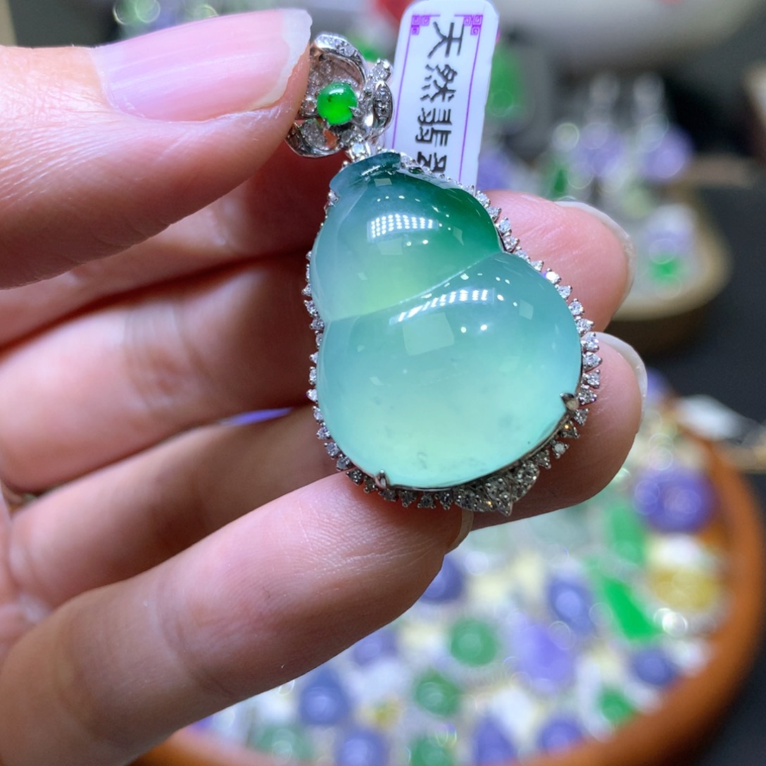【闪购商品】翡翠颈饰18K金镶嵌翡翠吊坠项链