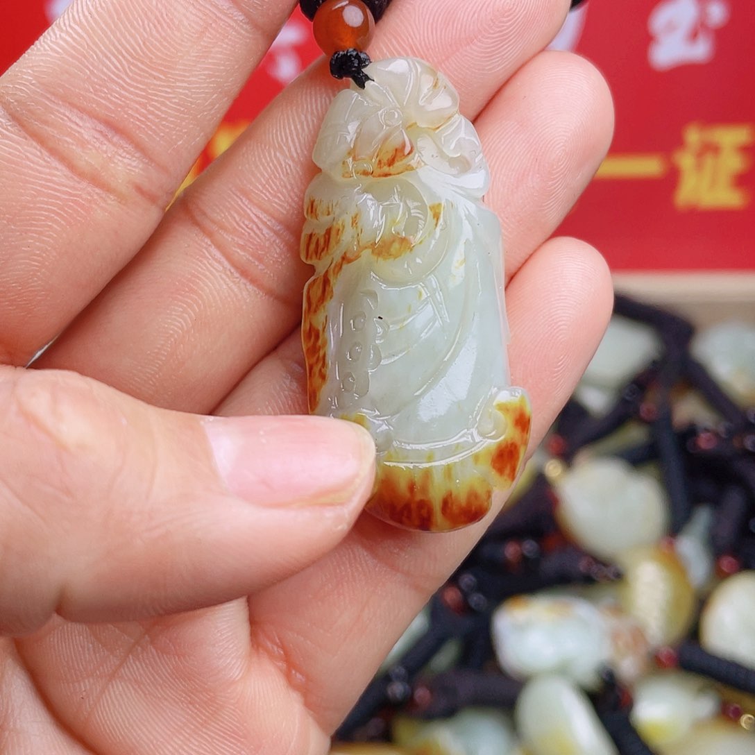 和田玉颈饰未镶嵌